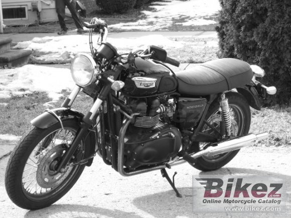 2005 Triumph Bonneville photo